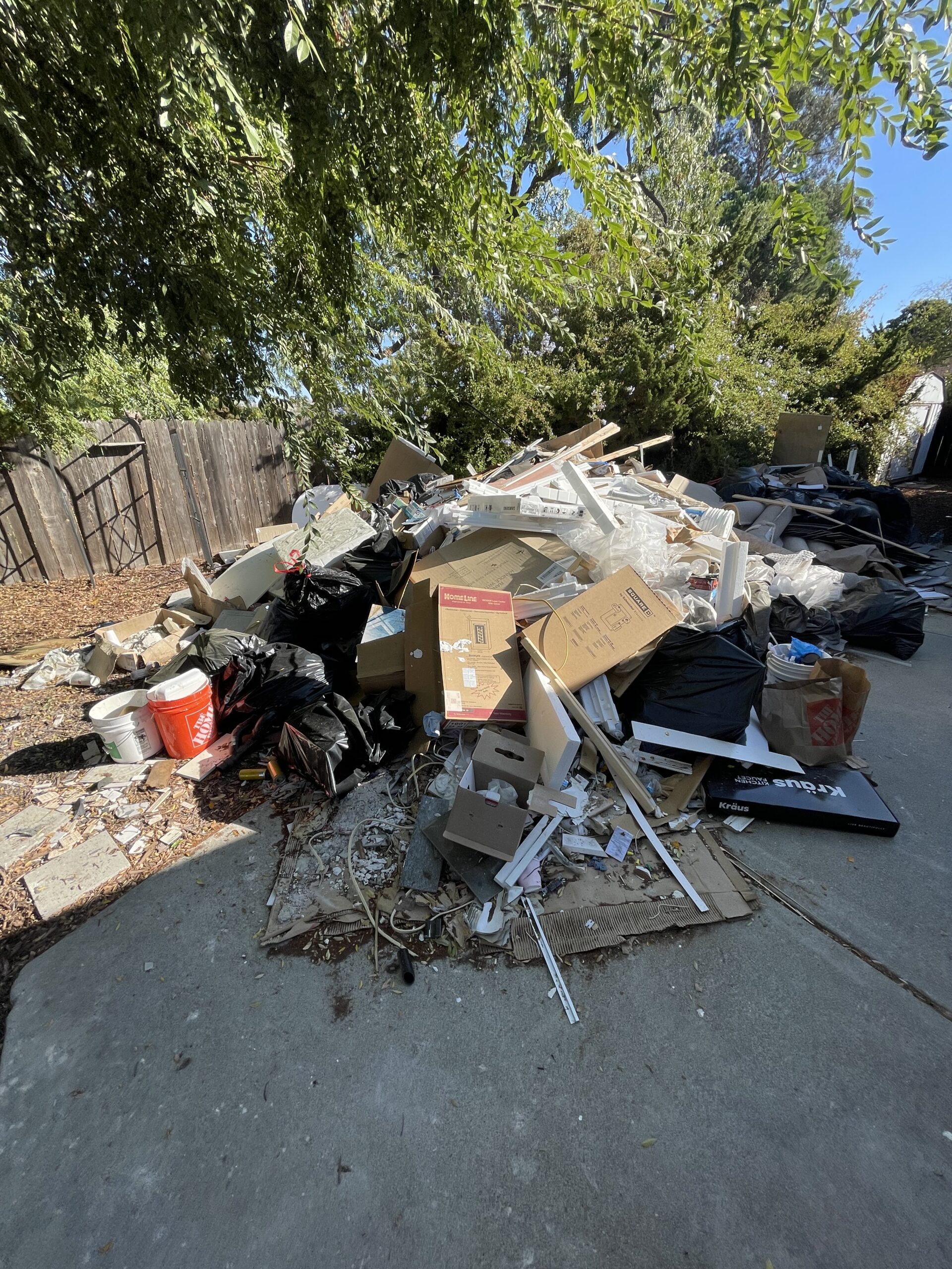 Rental Unit Cleanout In Aloha